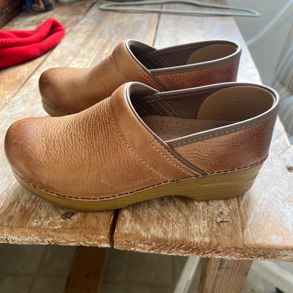 Women’s Dansko clogs size 38 - Picture 2 of 11